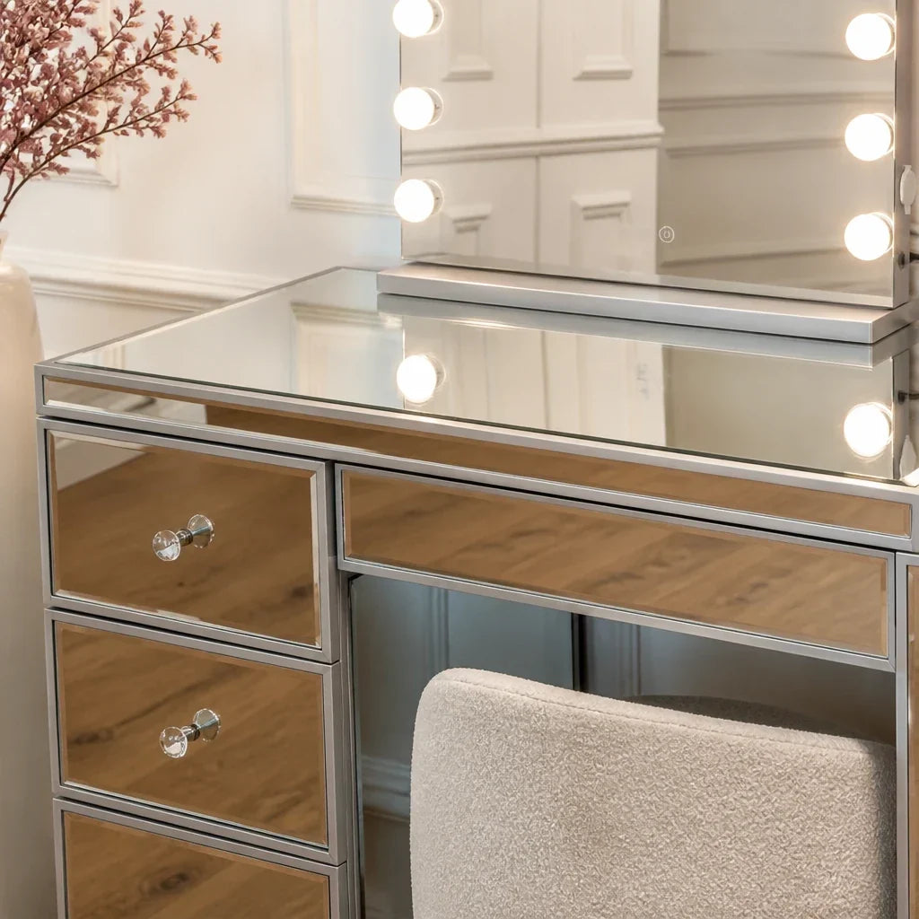 Small Dressing Table with Mirror and 3 Drawers - Mirrored